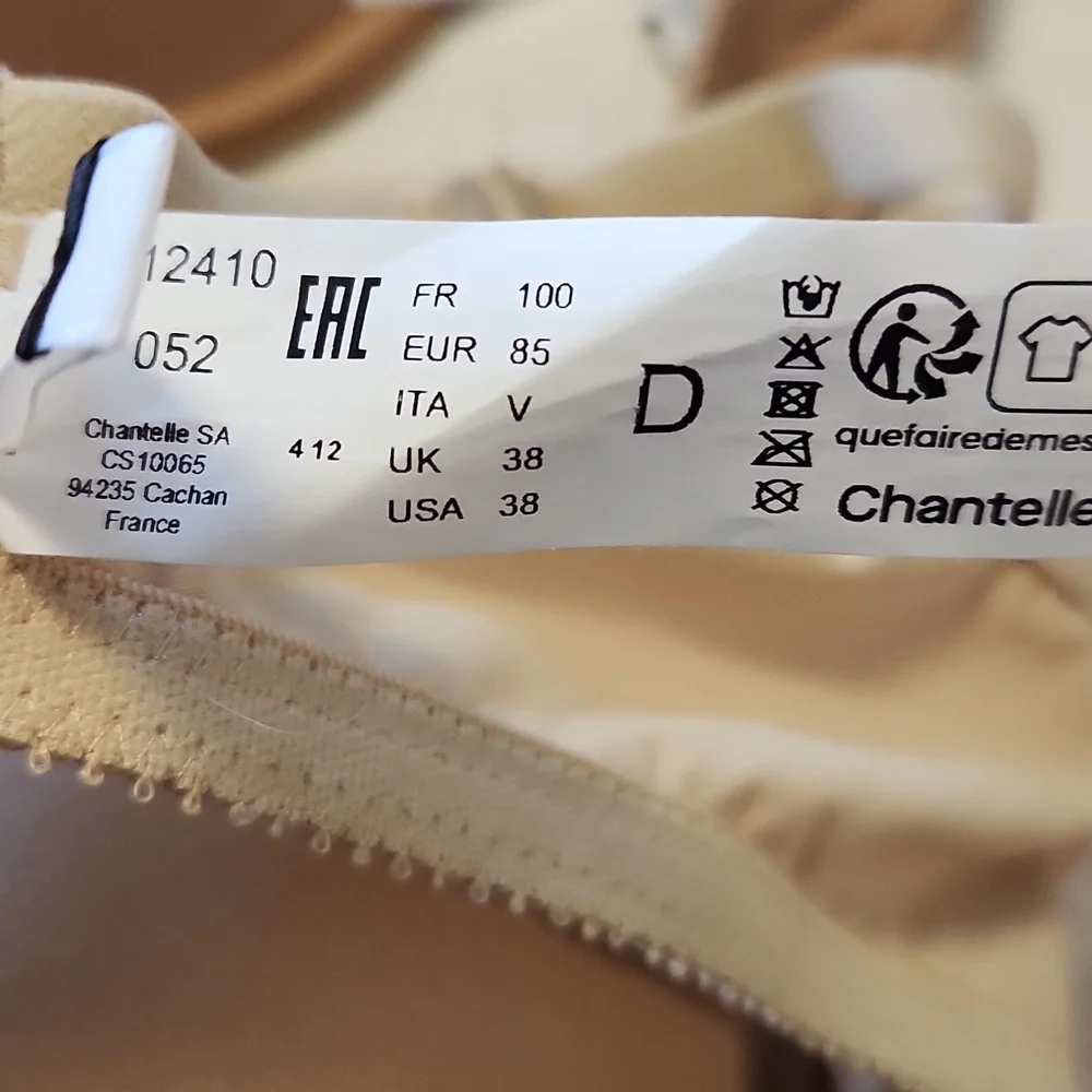 Chantelle Basic Invisible Smooth Custom Fit Bra - Nude Toffee
